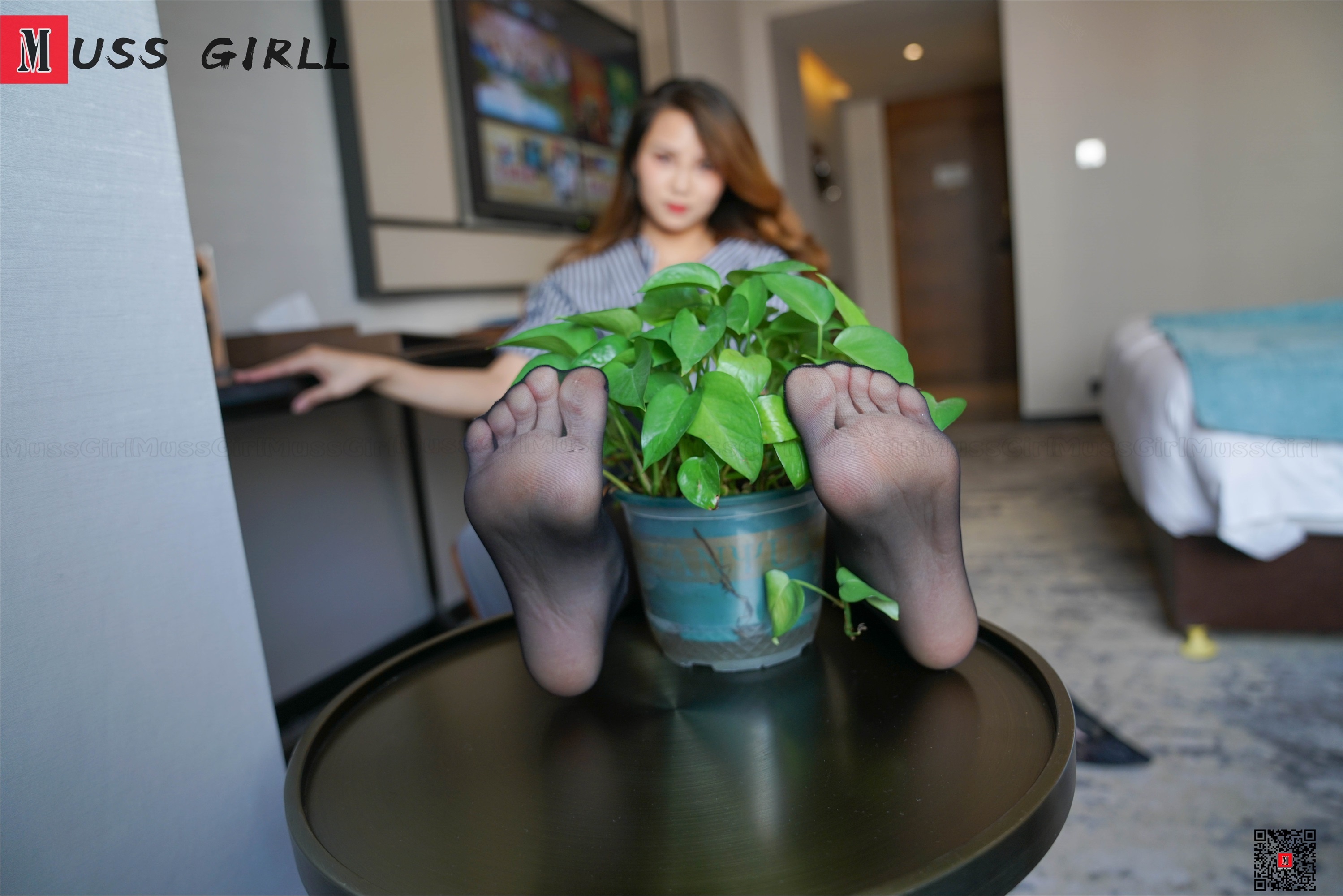 MussGirl慕丝女郎  NO.264-子烨条纹制服包臀裙黑丝